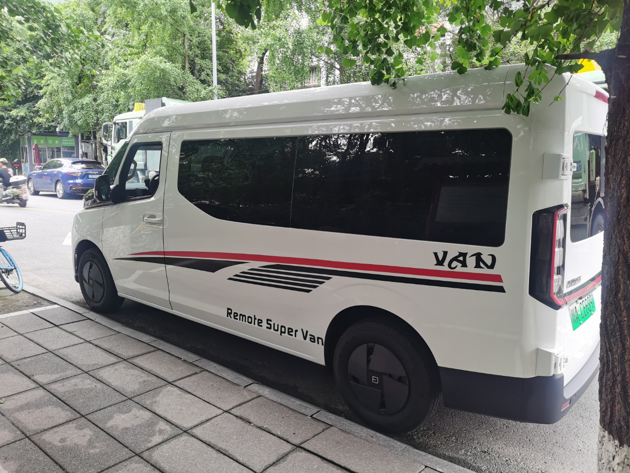 自动驾驶汽车哪里能开、怎样上路、如何保障安全？